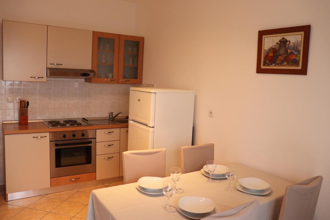 Apartments Vesna Banjol Chambre photo