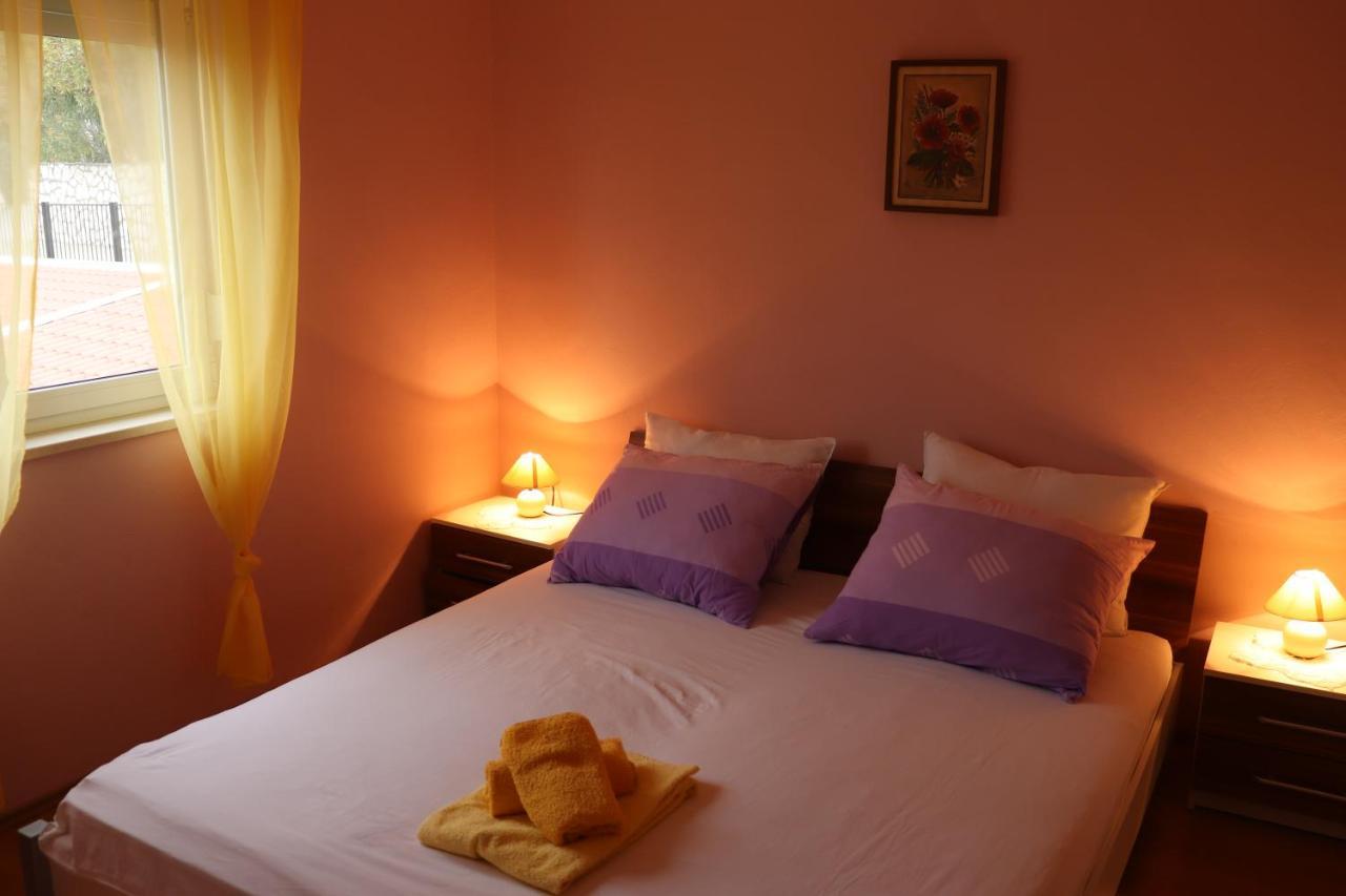 Apartments Vesna Banjol Chambre photo