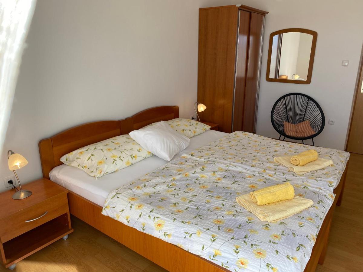 Apartments Vesna Banjol Extérieur photo